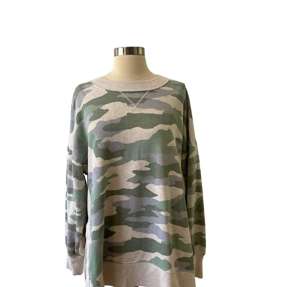 Aerie Women’s Active Sweatshirt Size Large Green and Cream in Color